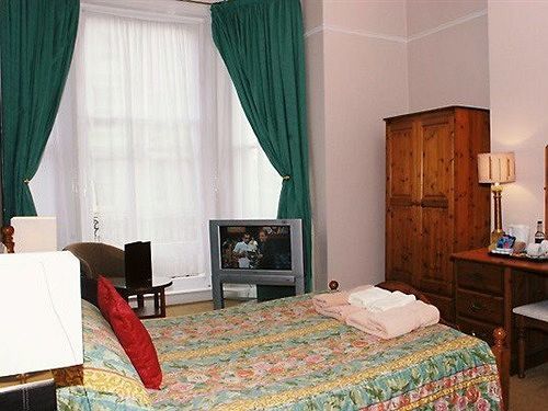 The Berkeley Guesthouse 伊斯特布恩 外观 照片